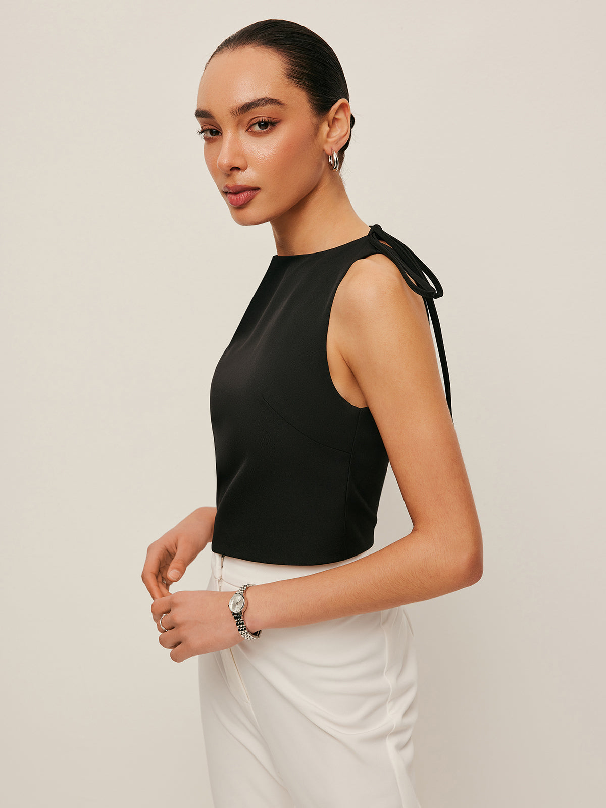 Backless Tie Neck Sleeveless Blouse - Woven Casual Top for Work and Leisure