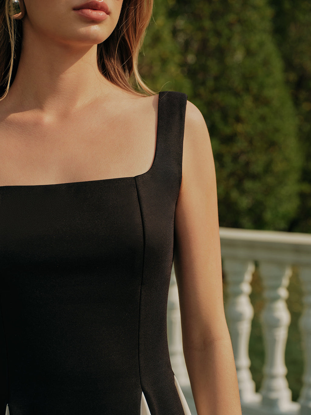 Sleeveless Mini Dress with Contrast Binding - Square Neck Elegant Vacation Dress